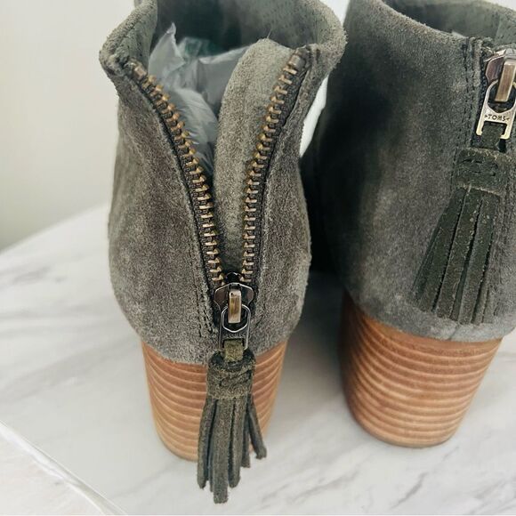 TOMS Leila Suede Block Heel Bootie, Fall Ankle Boot, Gray/Sage, Size 9.5, - Picture 12 of 16